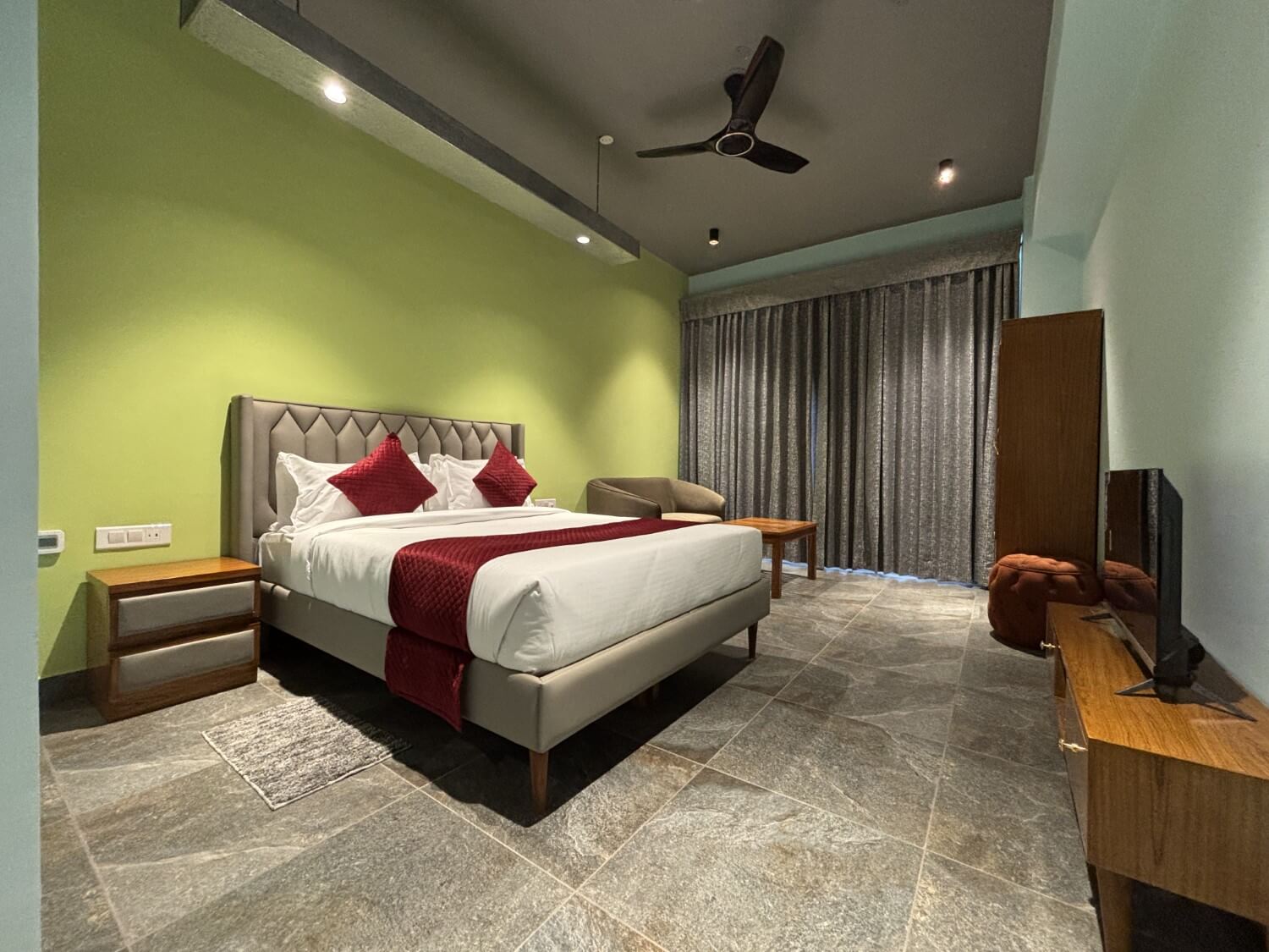 Comfort Room with Balcony