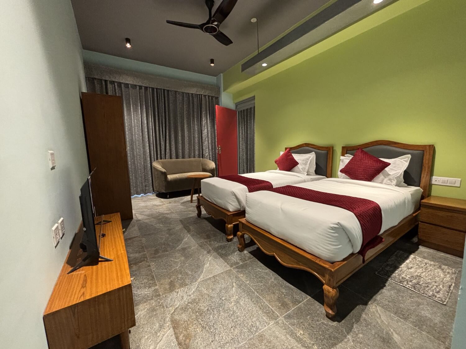 Comfort Room with Balcony